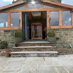 Holiday home Meagill Farmhouse Hot Tub Bbq Hut, Otley (West Yorkshire)